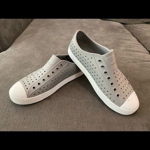 Native Shoes Gray/White